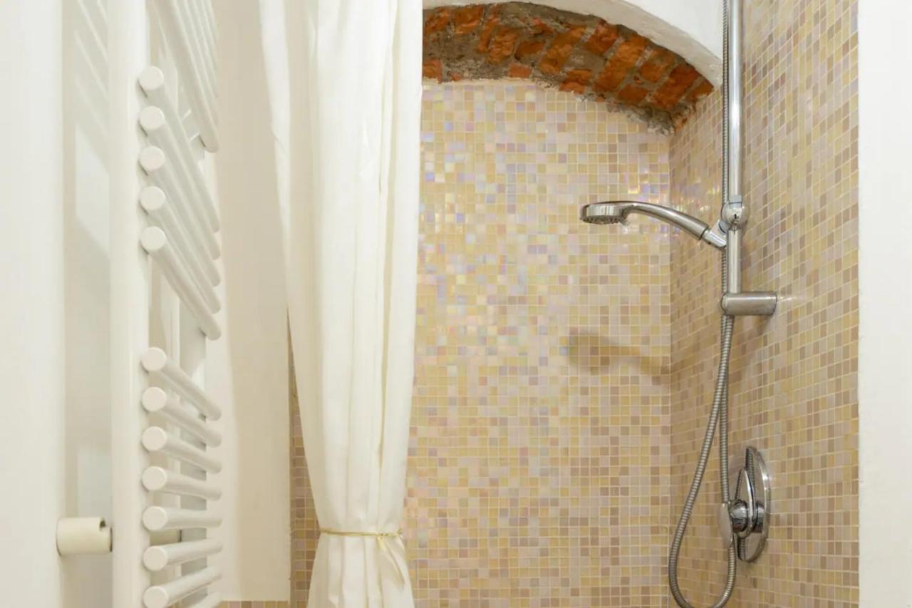 Canal View Historical Apartment Милан Экстерьер фото